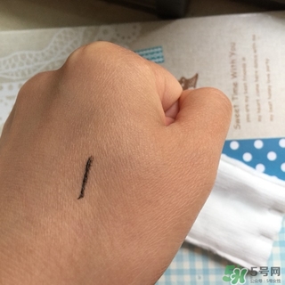 凡茜白茶卸妝油怎么用？凡茜卸妝油使用方法