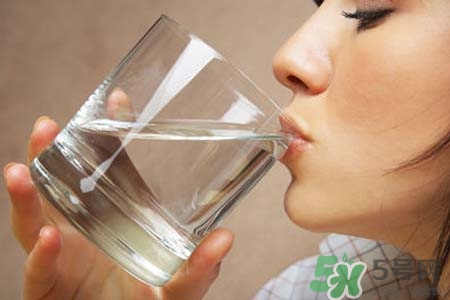 霧霾天為什么要多喝水？霧霾天要喝多少水才健康？