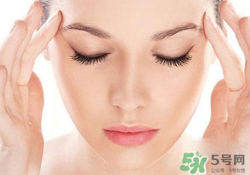 眼皮跳是冷敷還是熱敷？眼皮跳怎么辦？