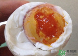 腌雞蛋怎么腌出油多？腌雞蛋最好的出油方法