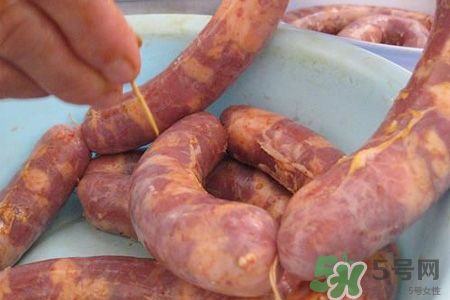 灌香腸一斤肉放多少鹽？10斤肉灌香腸放多少鹽？