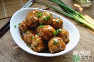 肉丸子可以用面粉嗎？肉丸子用什么粉？