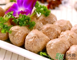 肉丸子可以用面粉嗎？肉丸子用什么粉？