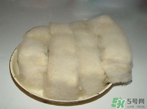 霉豆腐發(fā)霉了還能吃嗎？霉豆腐發(fā)霉有幾種顏色？