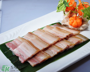 腌肉長毛了還能吃嗎？腌肉長綠毛了還能吃嗎？