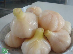 腌大蒜變綠還能吃嗎？大蒜腌制后變綠能吃嗎？