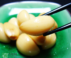 腌大蒜變綠還能吃嗎？大蒜腌制后變綠能吃嗎？