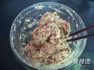 肉丸子可以用面粉嗎？肉丸子用什么粉？