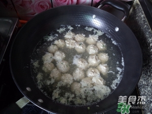 肉丸子可以用面粉嗎？肉丸子用什么粉？