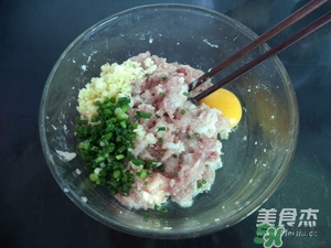 肉丸子可以用面粉嗎？肉丸子用什么粉？