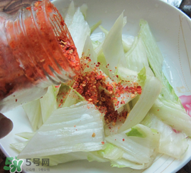 腌白菜放多少鹽？腌白菜放鹽比例