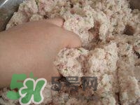 做藕丸子要放多少鹽？一斤藕做藕圓子放多少鹽合適？