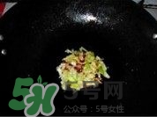魚(yú)丸和雞蛋可以一起吃嗎？魚(yú)丸和雞蛋能不能同時(shí)吃？