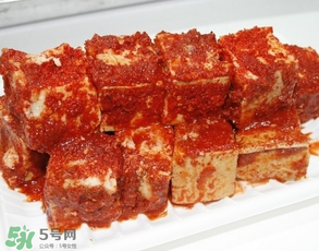 霉豆腐長(zhǎng)紅霉還能吃嗎？霉豆腐為什么會(huì)長(zhǎng)紅霉？