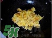 魚(yú)丸和雞蛋可以一起吃嗎？魚(yú)丸和雞蛋能不能同時(shí)吃？