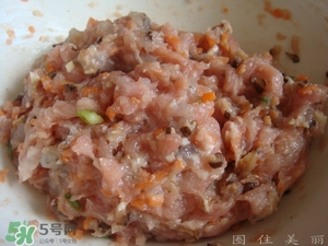 一斤糯米可以做多少個糯米丸子？一斤糯米可以做多少糯米圓子？