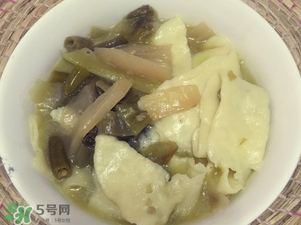 酸菜臭了還能吃嗎？酸菜臭了對(duì)身體有害嗎？