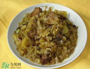 酸菜臭了還能吃嗎？酸菜臭了對(duì)身體有害嗎？