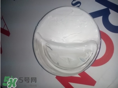 妮維雅藍(lán)罐怎么乳化？妮維雅藍(lán)罐面霜好用嗎？