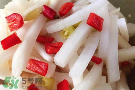 腌蘿卜不放醋會酸嗎？醋腌蘿卜太酸怎么辦？
