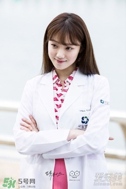 李圣經(jīng)的衣服什么牌子？李圣經(jīng)衣服同款