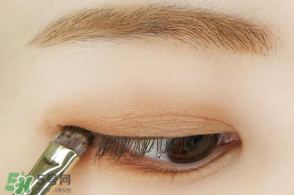 李圣經(jīng)妝容怎么化？李圣經(jīng)仿妝教程