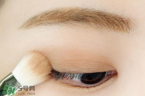 李圣經(jīng)妝容怎么化？李圣經(jīng)仿妝教程