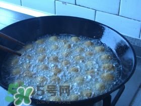 豆腐丸子散了怎么辦？豆腐丸子怎么做不散？