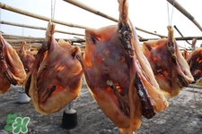 腌鴨肉放多少鹽合適？腌一斤臘鴨要給多少鹽？
