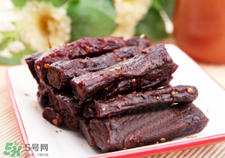 風(fēng)干牛肉是生的嗎？風(fēng)干牛肉是生的還是熟的？