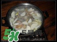 臘豬腳燉什么好吃？臘豬蹄燉什么好吃？