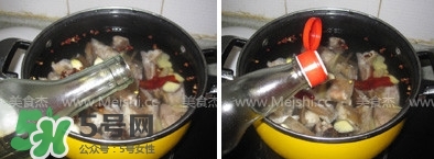 臘豬腳燉什么好吃？臘豬蹄燉什么好吃？