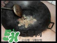 臘豬腳燉什么好吃？臘豬蹄燉什么好吃？