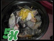 臘豬腳燉什么好吃？臘豬蹄燉什么好吃？