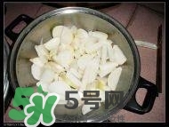 臘豬腳燉什么好吃？臘豬蹄燉什么好吃？