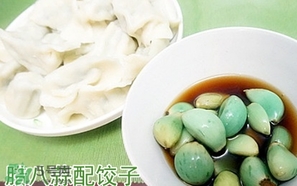 臘八蒜霉了可以吃嗎？發(fā)霉的大蒜可以腌制臘八蒜嗎？