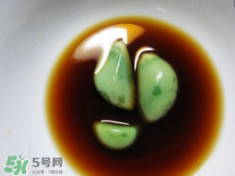 臘八醋里的蒜能吃嗎？臘八醋里的蒜好吃嗎？