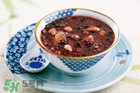 臘八飯熱量高嗎？吃臘八飯會發(fā)胖嗎？