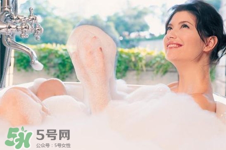 冬天洗澡水溫60度行嗎？60度的水可以洗澡嗎？