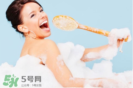 冬天洗澡水溫60度行嗎？60度的水可以洗澡嗎？
