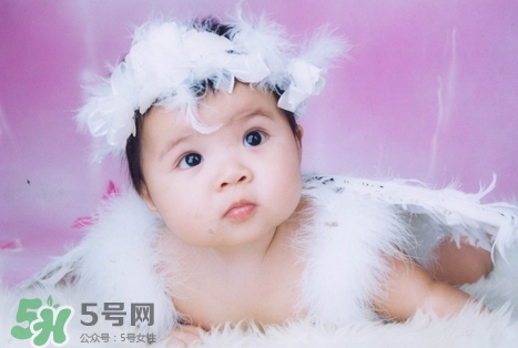 新生兒頭上長(zhǎng)小紅點(diǎn)是怎么回事?是什么原因?