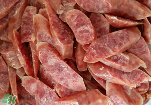 豬大腸可以做臘腸嗎？做臘腸用豬大腸還是豬小腸？