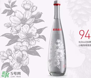 礦泉水會過期嗎？礦泉水過期了還能喝嗎？