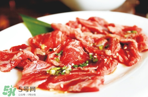 腌排骨要洗嗎？排骨腌完要洗嗎？