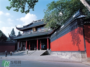 杭州春節(jié)穿什么衣服？過年春節(jié)去杭州穿什么？