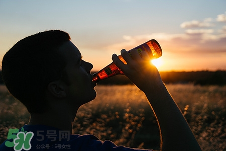 沒(méi)喝完的啤酒還能喝嗎?沒(méi)喝完的啤酒怎么保存