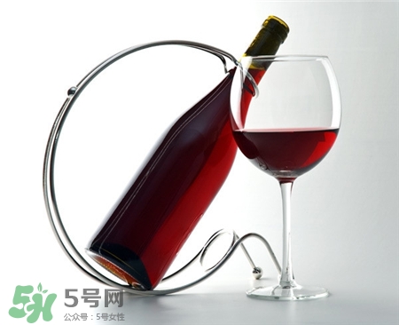 紅酒可以加熱喝嗎?紅酒加熱喝會(huì)損失營養(yǎng)嗎?