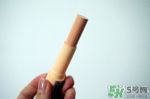 唇部遮瑕膏怎么用？唇部遮瑕膏使用方法