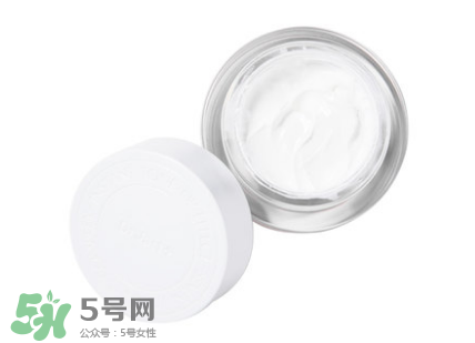 用素顏霜之前要用什么？素顏霜前還有涂抹什么