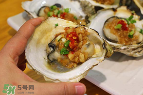 生蠔里面綠色的能吃嗎？生蠔里面綠色的是什么？